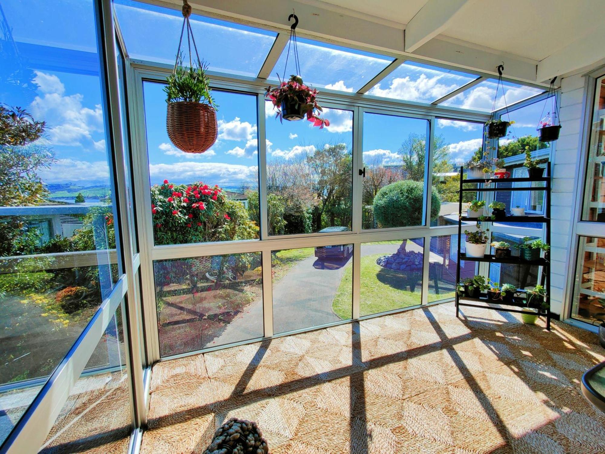 Delight In Birch-Lake View Holiday Home Taupo Exterior photo