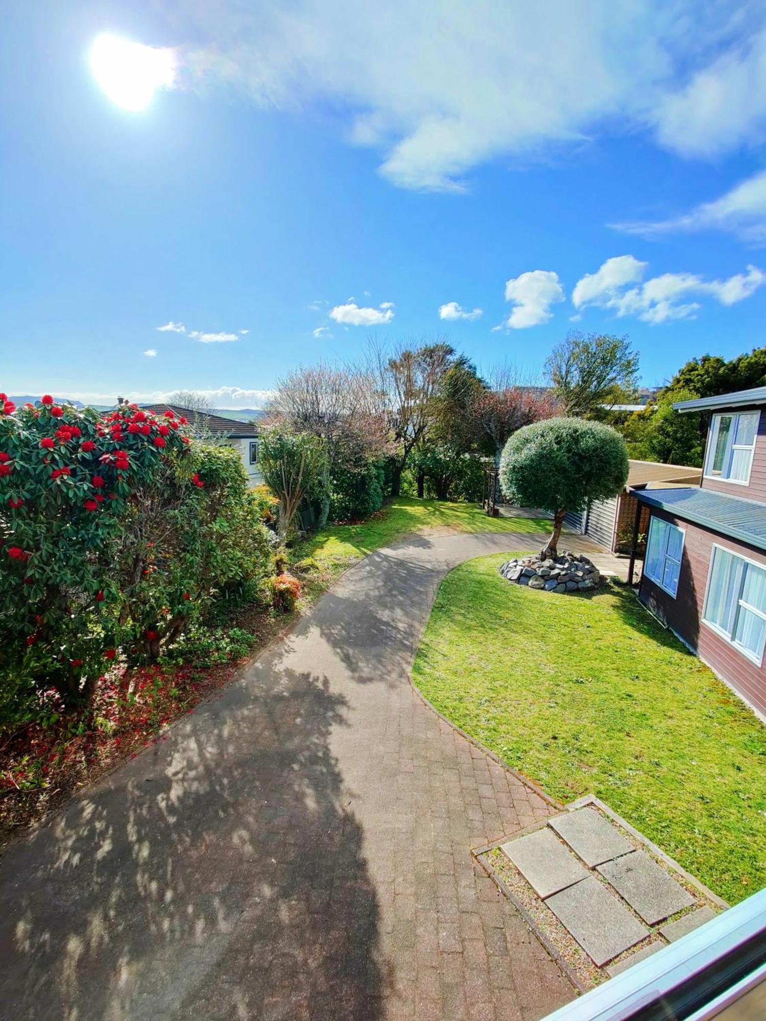 Delight In Birch-Lake View Holiday Home Taupo Exterior photo